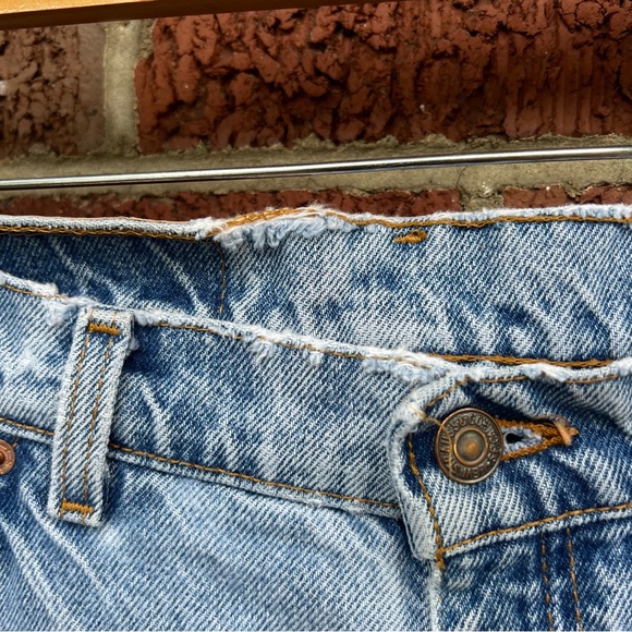 Levi’s Light Blue Distressed Vintage High Waisted Straight Fit Jeans - Picture 4 of 6